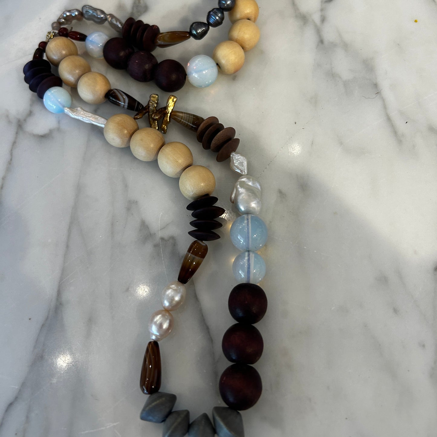 LONG WOODEN BEAD WITH CLASP