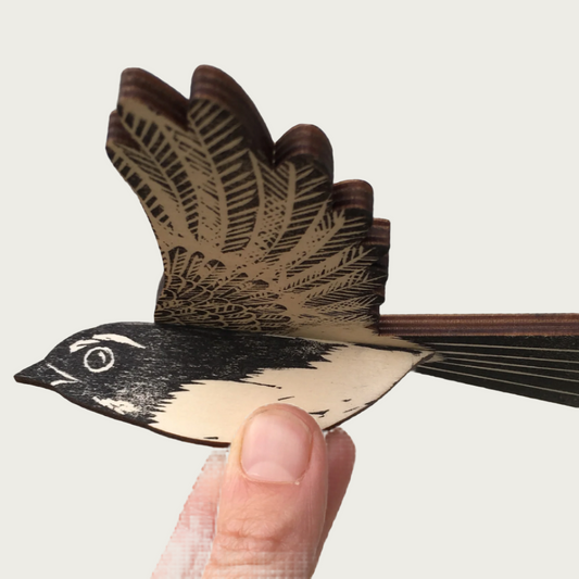MOBILE – WILLIE WAGTAIL