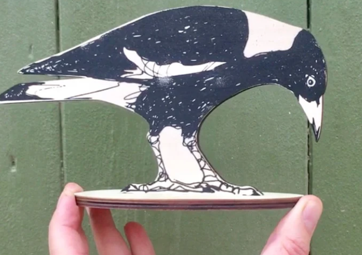 STANDING BIRD – AUSTRALIAN MAGPIE