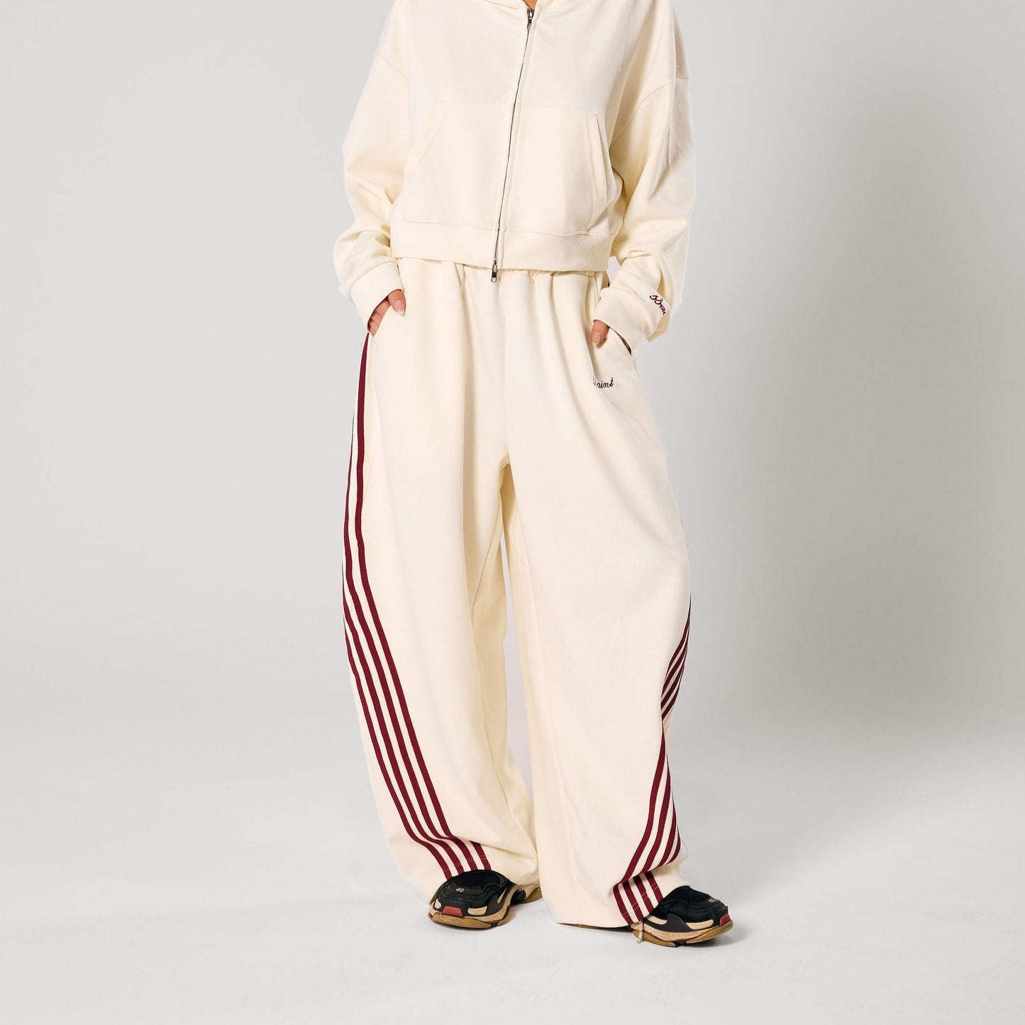 SŚAINT BARREL PANTS – BUTTER