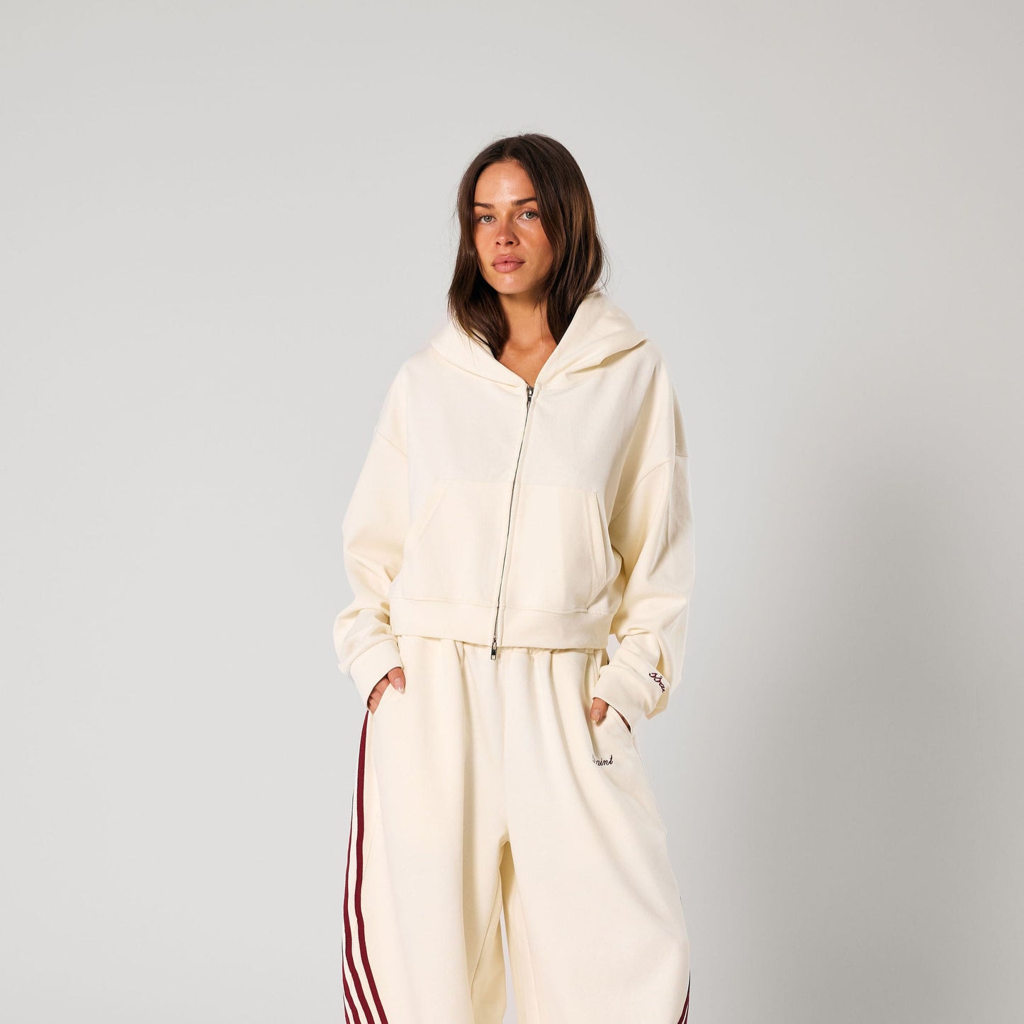 SŚAINT CROPPED HOODIE – BUTTER