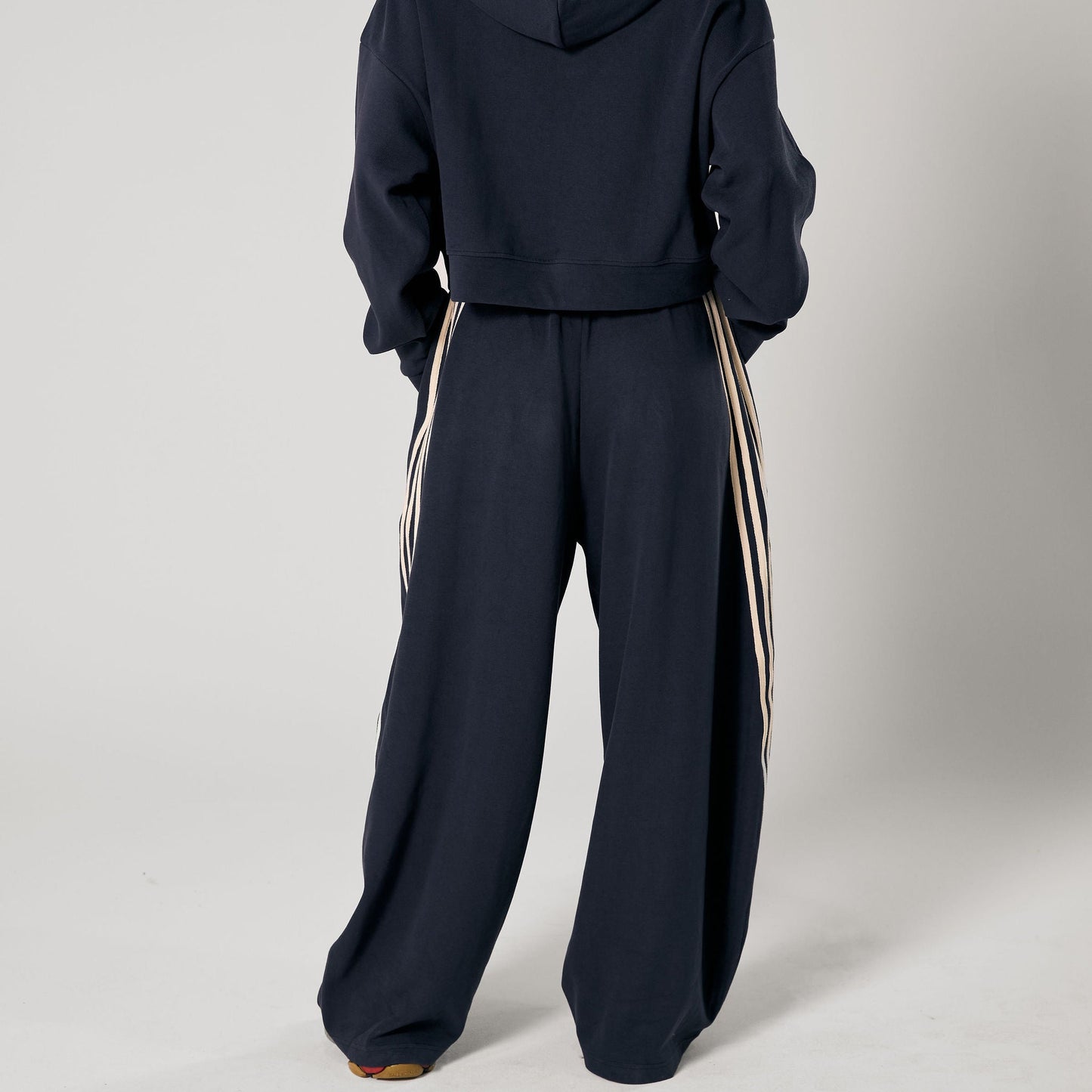 SŚAINT BARREL PANTS – NAVY