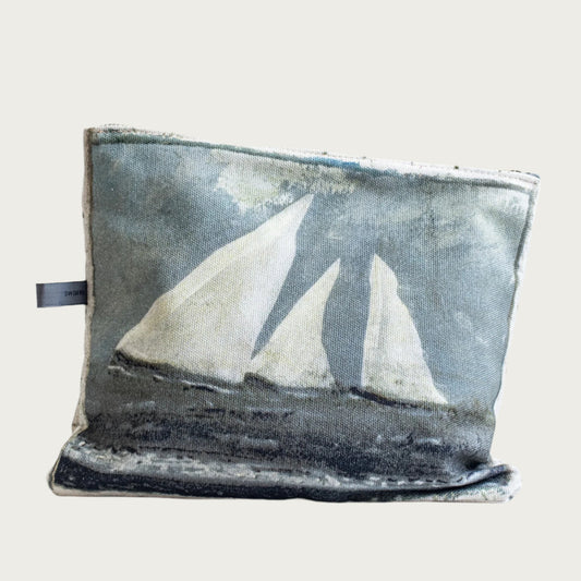 WHITE SAIL ZIP CLUTCH