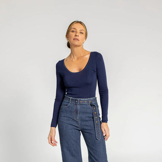JULIET SCOOP NECK TOP – NAVY
