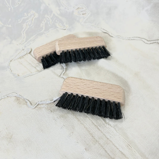 COMPUTER KEYBOARD BRUSH