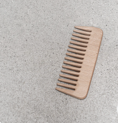 SIMPLE COMB