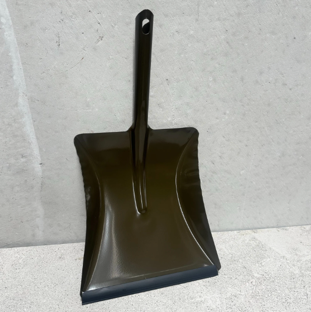 DUST PAN - OLIVE FINISH