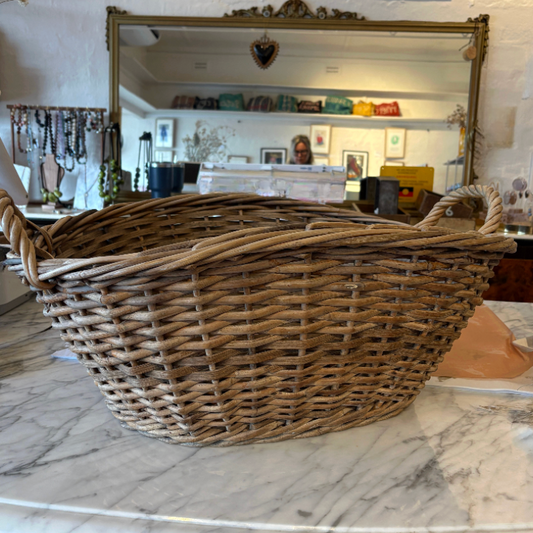 VINTAGE WASHING BASKET