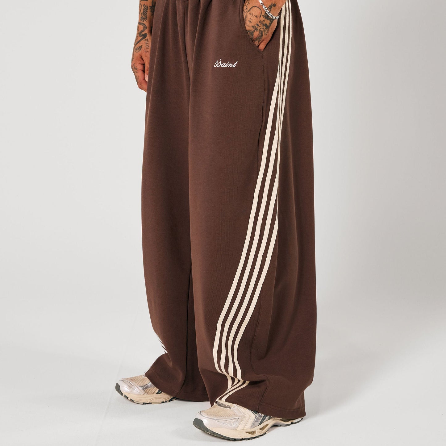 SŚAINT BARREL PANTS – BROWN