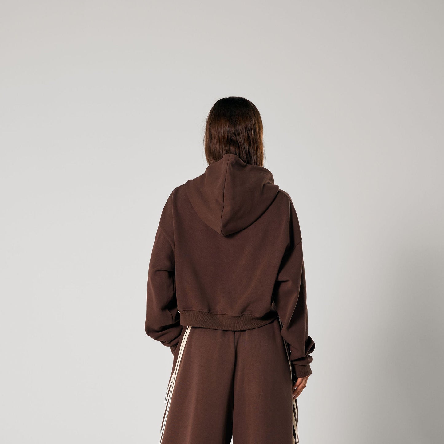 SŚAINT CROPPED HOODIE – BROWN