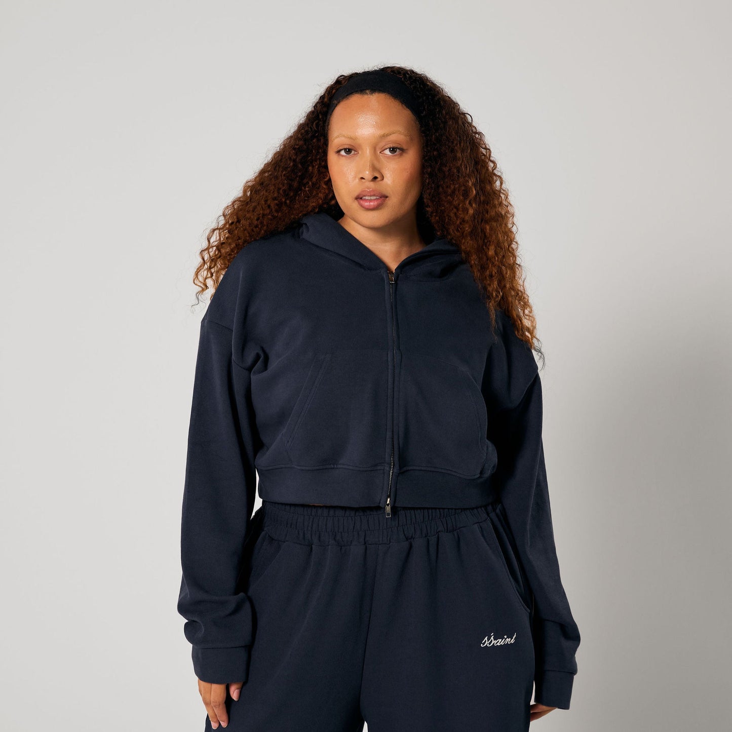 SŚAINT CROPPED HOODIE – NAVY